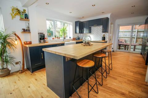 2 Carroll Close, Halling, Rochester, ME2 1PA