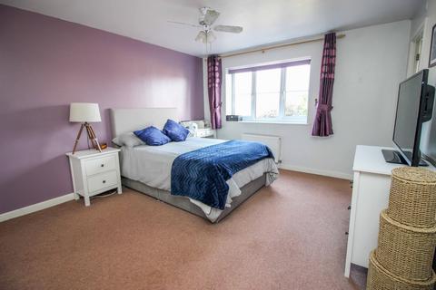 2 Carroll Close, Halling, Rochester, ME2 1PA