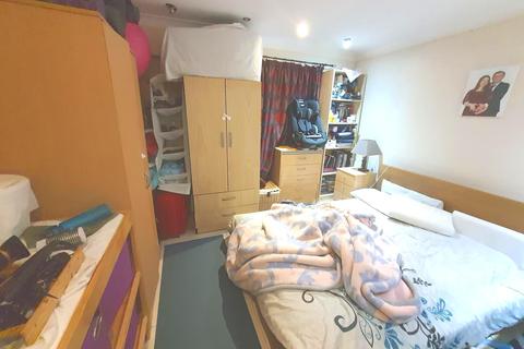 1 bedroom flat for sale, Cazenove Road, N16 6PA