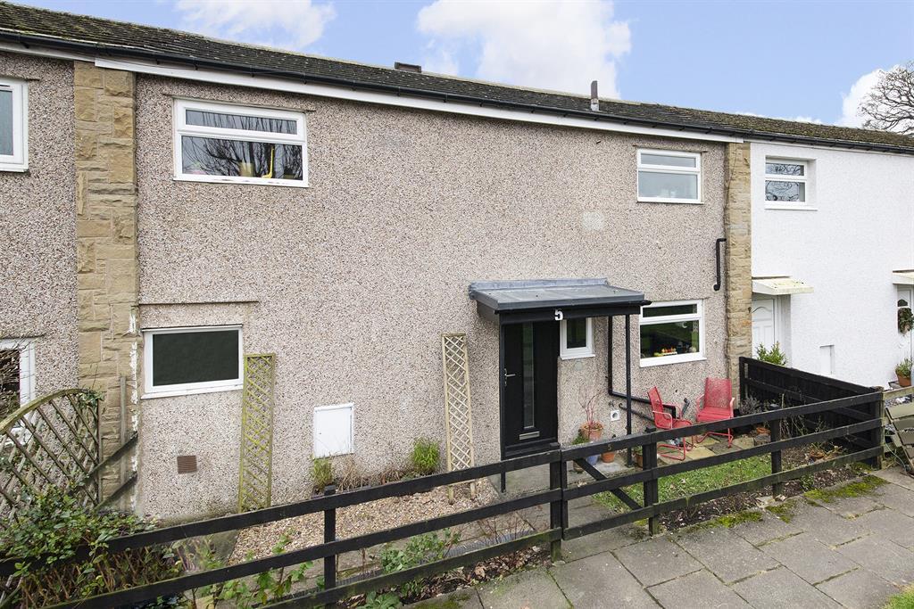 Weston Park View, Otley, LS21 3 bed terraced house £185,000