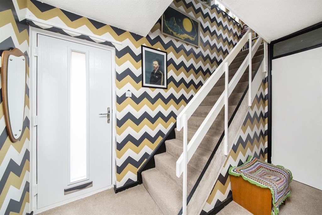 Weston Park View, Otley, LS21 3 bed terraced house £185,000