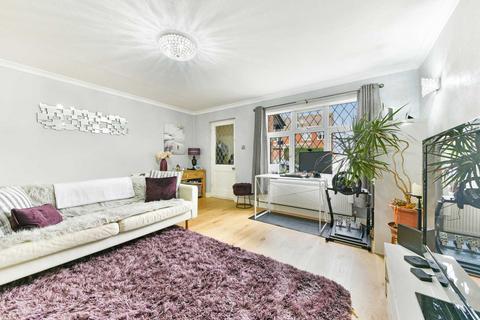 3 bedroom end of terrace house for sale, Bracken End, Isleworth