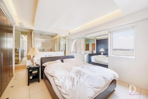 1 bedroom apartment for sale, Watermans Quay, SW6