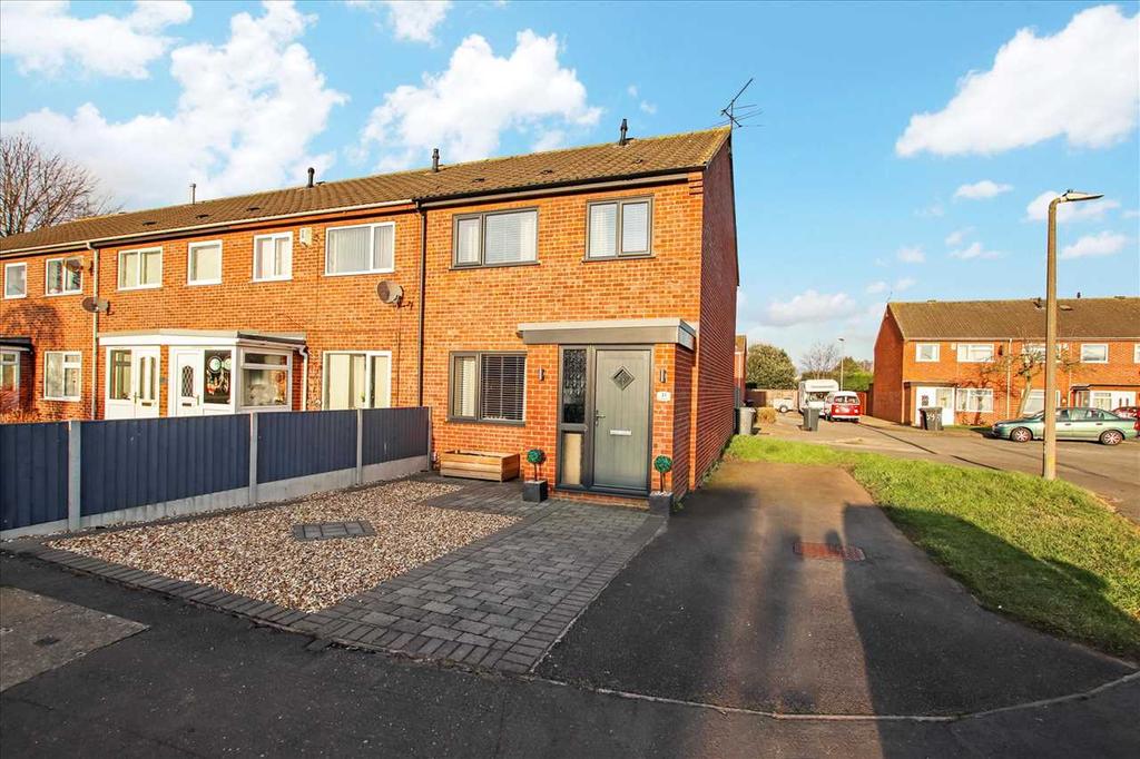 Elizabeth Avenue, North Hykeham... 3 bed end of terrace house £190,000