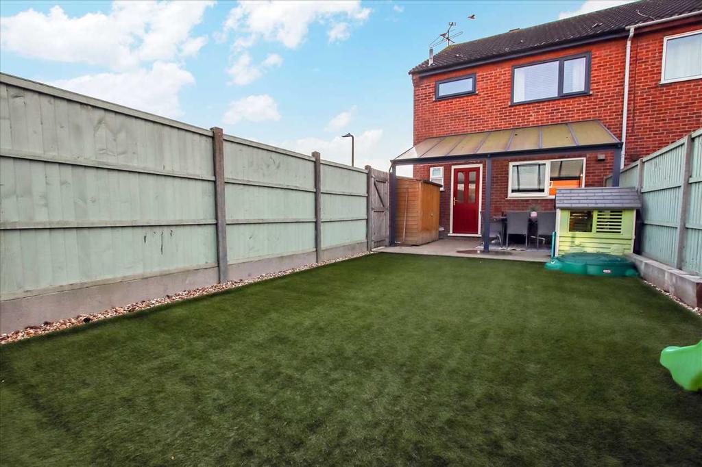 Elizabeth Avenue, North Hykeham... 3 bed end of terrace house £190,000