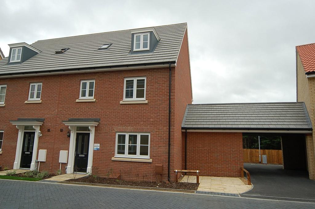 Bridge Farm Close, Mildenhall, Bury St. Edmunds, Suffolk, IP28 4 bed