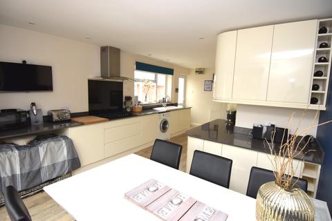 24 Westfield Close, Durrington, Salisbury, SP4 8BY