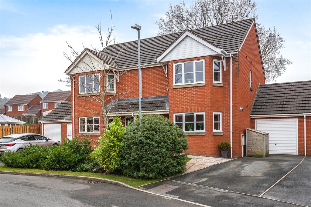 Ithon View, Tremont Park, Llandrindod Wells, LD1 5BX 3 bed semidetached house £225,000