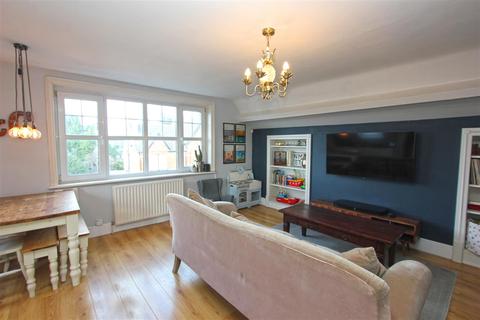 14d Spencer Road, South Croydon, CR2 7EH