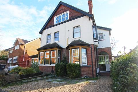 14d Spencer Road, South Croydon, CR2 7EH