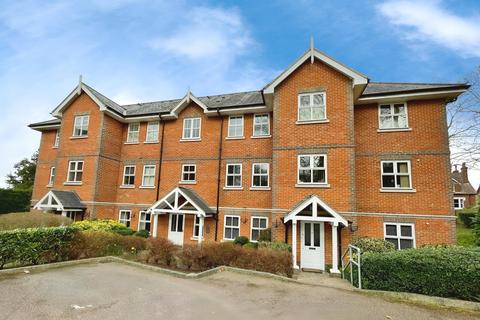 2 bedroom flat to rent, Caldicott Court, Harrison Close, Walswor, Hitchin, SG4