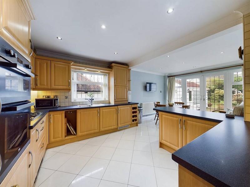 Kitchen / Breakfast Room