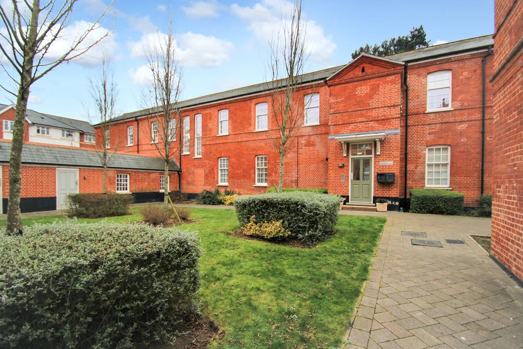 Grace Bartlett Gardens, Chelmsford 2 bed apartment £300,000