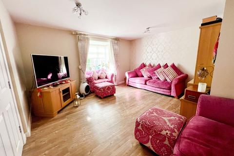 6 Aaron Lewis Close, Hawkwell, Hockley, SS5 4FE