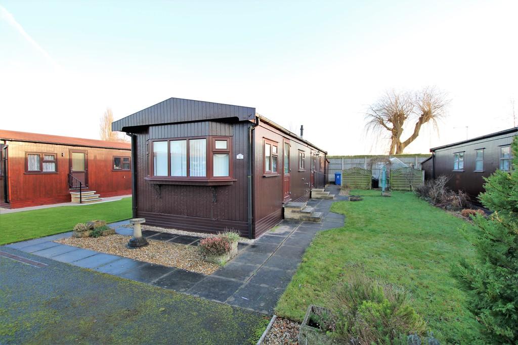 Lindum Way, The Elms, Torksey 2 bed park home for sale £75,000