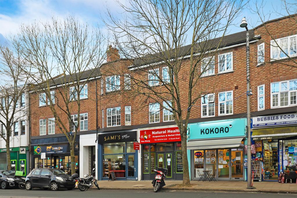 Heath Road, Twickenham 2 bed apartment for sale - £425,000