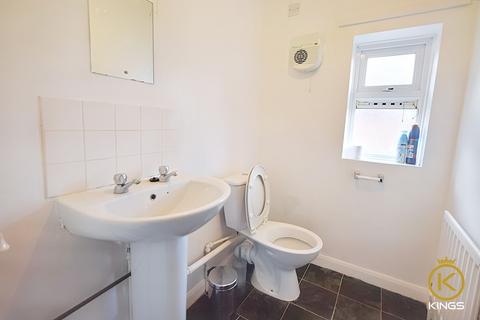 3 bedroom semi-detached house to rent, Fentum Road , Guildford