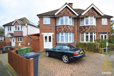 5 bedroom semi-detached house to rent, Ash Grove, Guildford