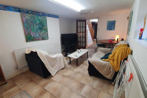 2 bedroom flat to rent, Portland Crescent (Available July 2026Bills INC), Manchester M13