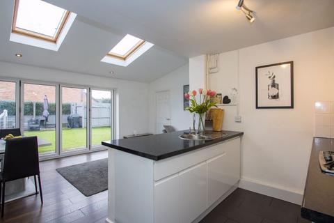 16 Althorp Drive, Penarth, CF64 5FF