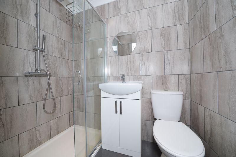 Ensuite to bedroom