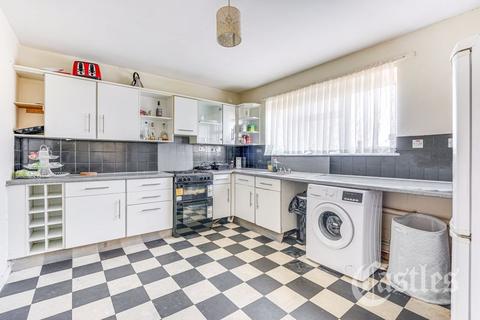 3 bedroom maisonette for sale, Corbett Grove, Bounds Green, N22