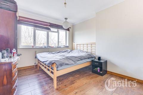 3 bedroom maisonette for sale, Corbett Grove, Bounds Green, N22