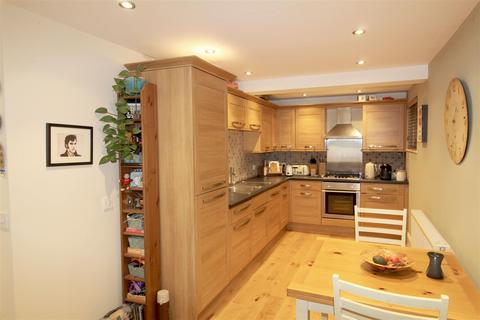Flat 2, 30 Vant Road, London, SW17 8TJ