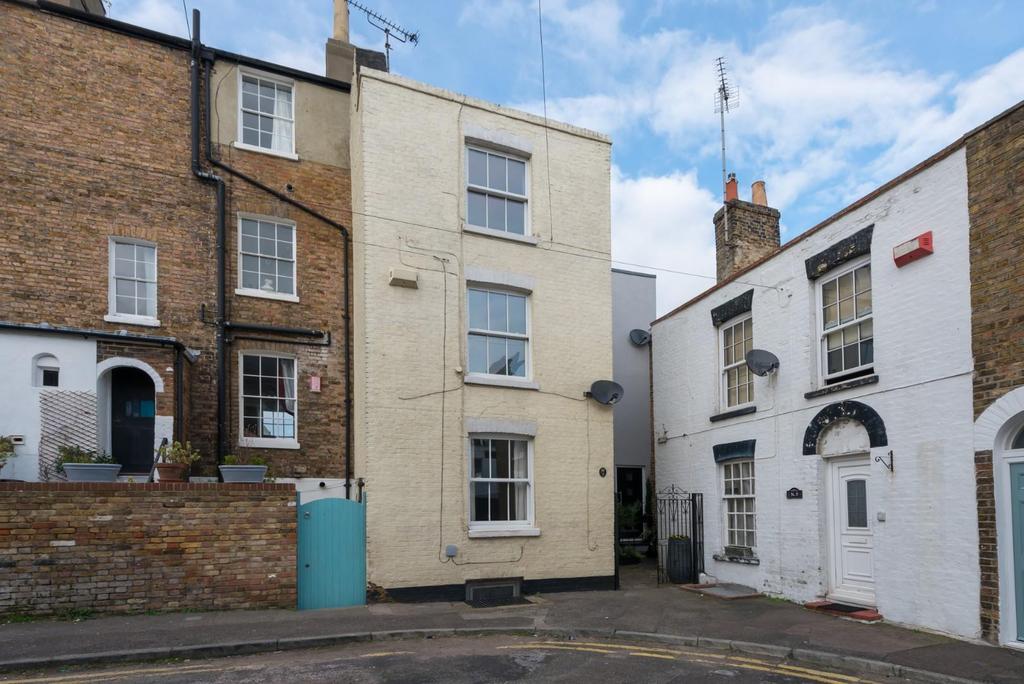 Paragon Street, Ramsgate 2 bed terraced house £255,000