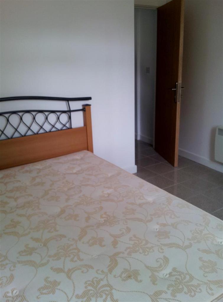 K Flat 2 - 189 Albany Rd (Bedroom from corner faci