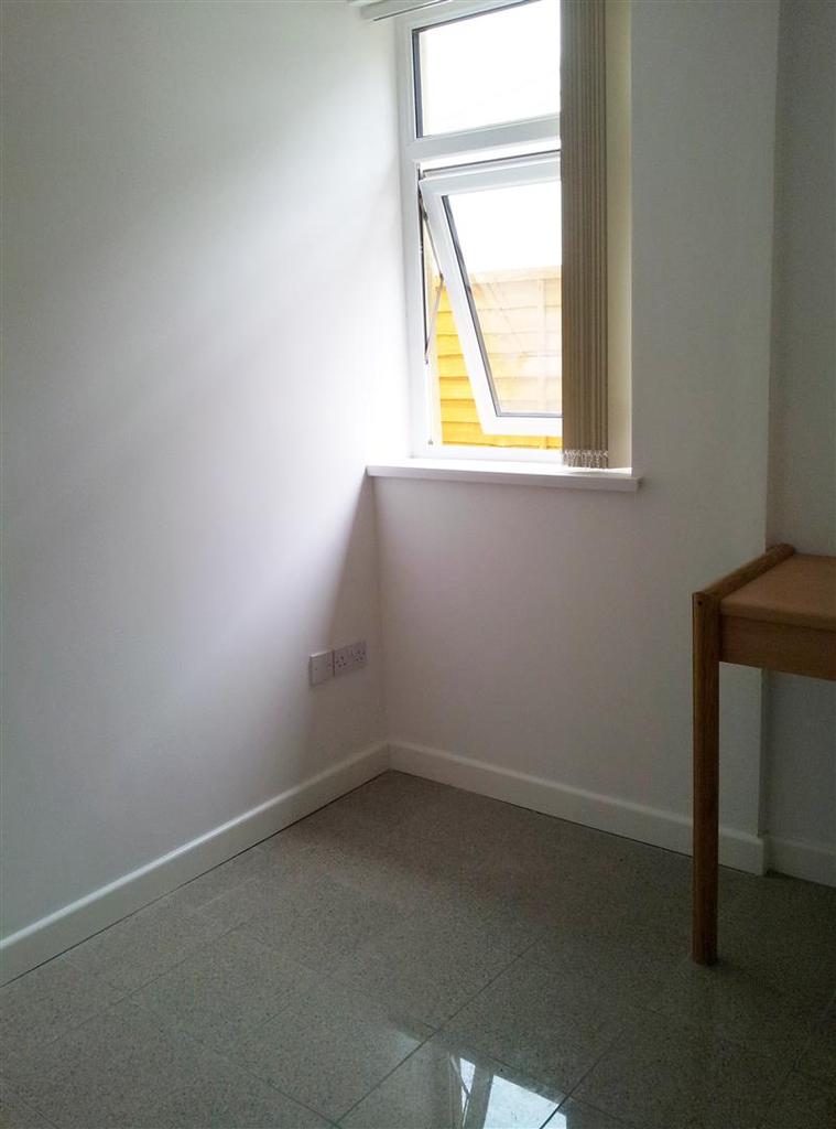 G Flat 2 - 189 Albany Rd (Box room from Door LHS).
