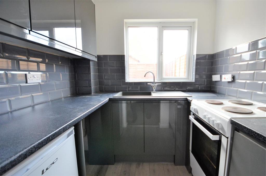 Lambourne Avenue, Aylesbury 1 bed house £225,000