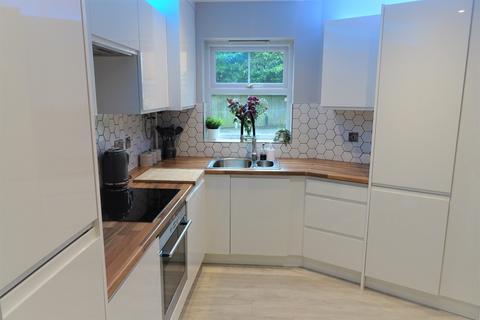 2 bed flat/apartment for rent in Connaught Road, Fleet GU51