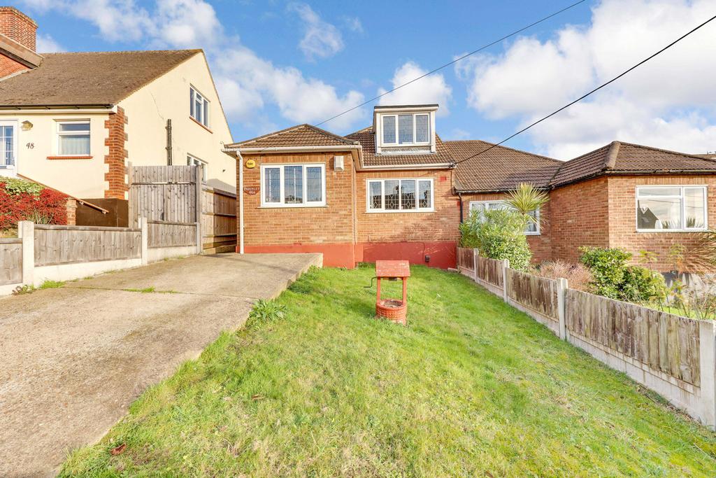 Clarence Road, Benfleet, SS7 3 bed semidetached house £375,000