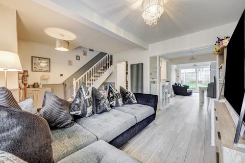 27 Bramble Road, Leigh-on-sea, SS9 5HA