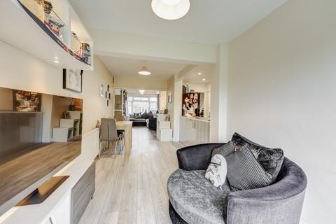 27 Bramble Road, Leigh-on-sea, SS9 5HA
