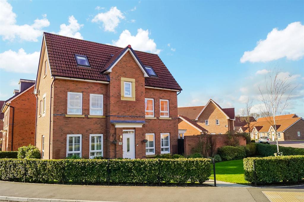 Nightingale Avenue, Warwick 4 bed detached house for sale £495,000