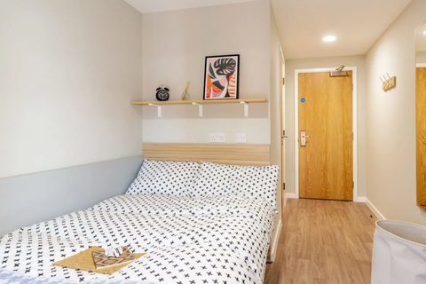 1 bedroom in a flat share to rent - Gulson Road, Coventry, England CV1 2LA