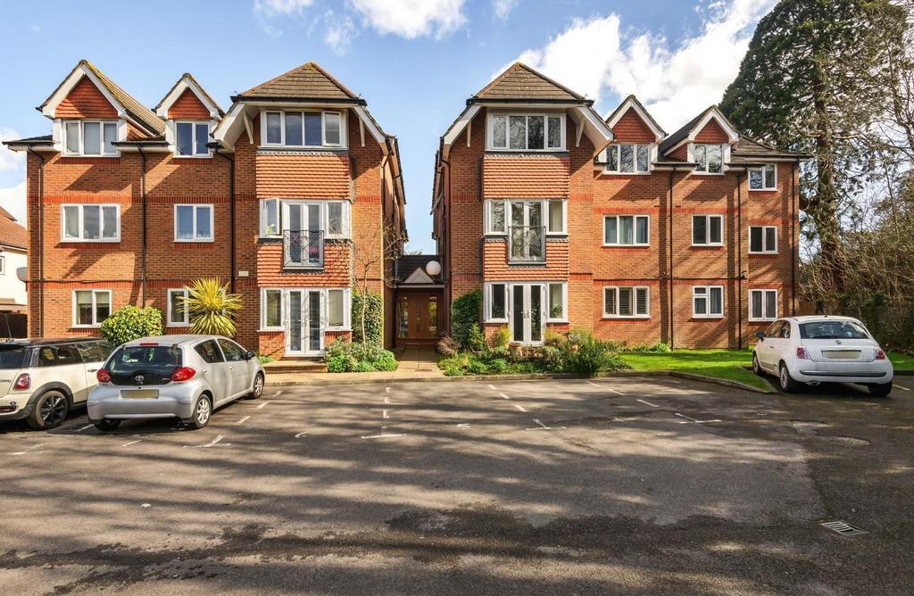 Burnham Gate, Stoke Road, Guildford, GU1 2 bed flat £335,000