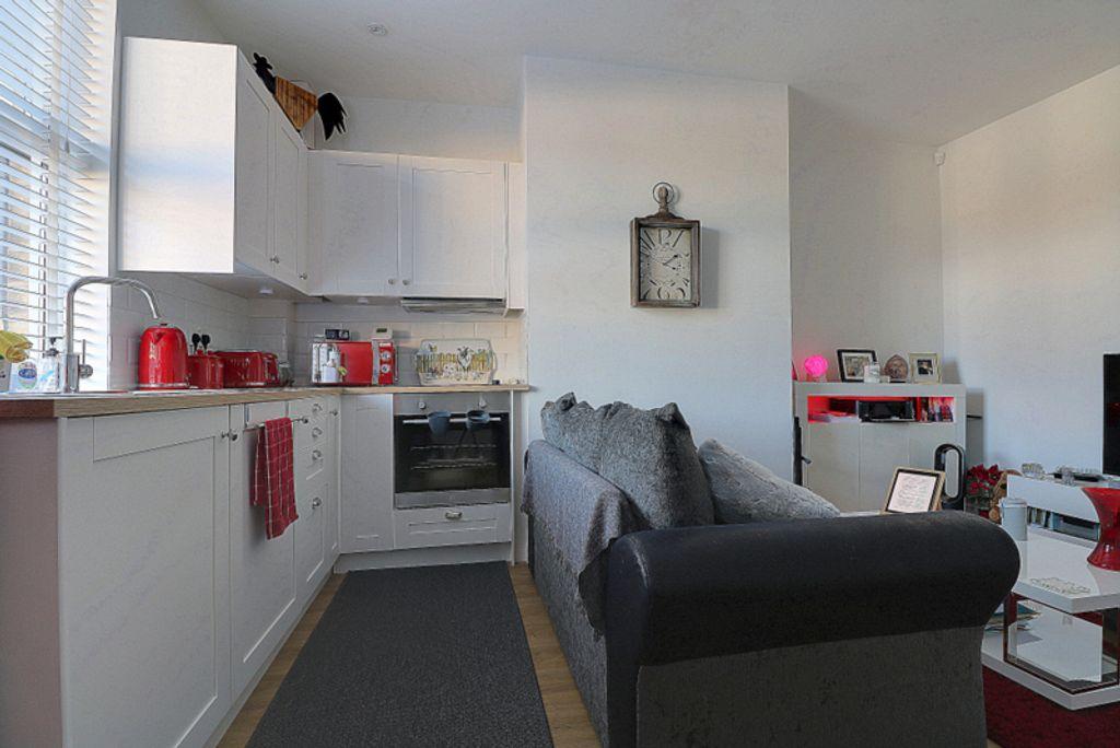 Ealand Road, Batley WF17 8HS 2 bed end of terrace house £60,000