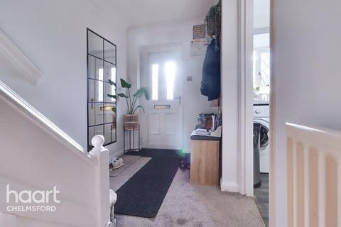 2 bedroom semi-detached house to rent, Nash Drive, Chelmsford
