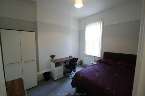 1 bedroom in a house share to rent, Weston Road, Southend On Sea SS1