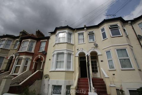 1 bedroom in a house share to rent, Weston Road, Southend On Sea SS1