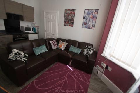 1 bedroom in a house share to rent, Weston Road, Southend On Sea SS1