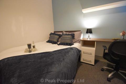 1 bedroom in a house share to rent, Hartington Place, Southend On Sea SS1