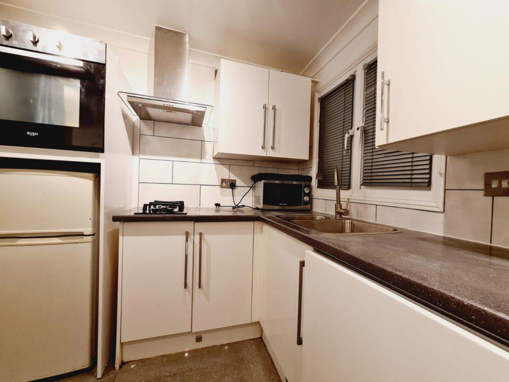 Fairview Road, N15 Studio £850 pcm (£196 pw)