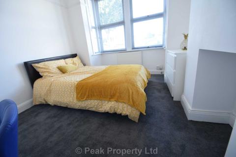 5 bedroom house share to rent - 5 ROOMS AVAILABLE ONLY A £250 DEPOSIT! Room 1 - Salisbury Avenue, Westcliff On Sea