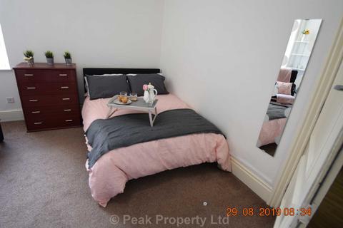 1 bedroom in a house share to rent, York Road, Southend On Sea SS1