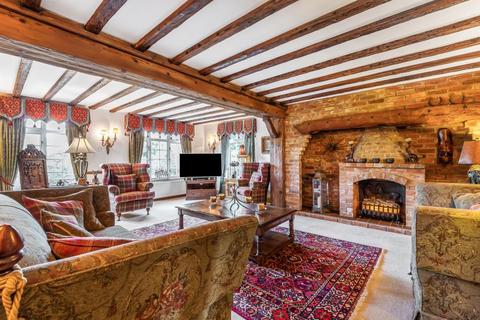 8 Cottage Grounds, Stone, Aylesbury, HP17 8NQ