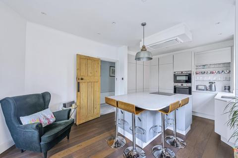Fernlea, 100 Crouch Hill, London, N8 9EA